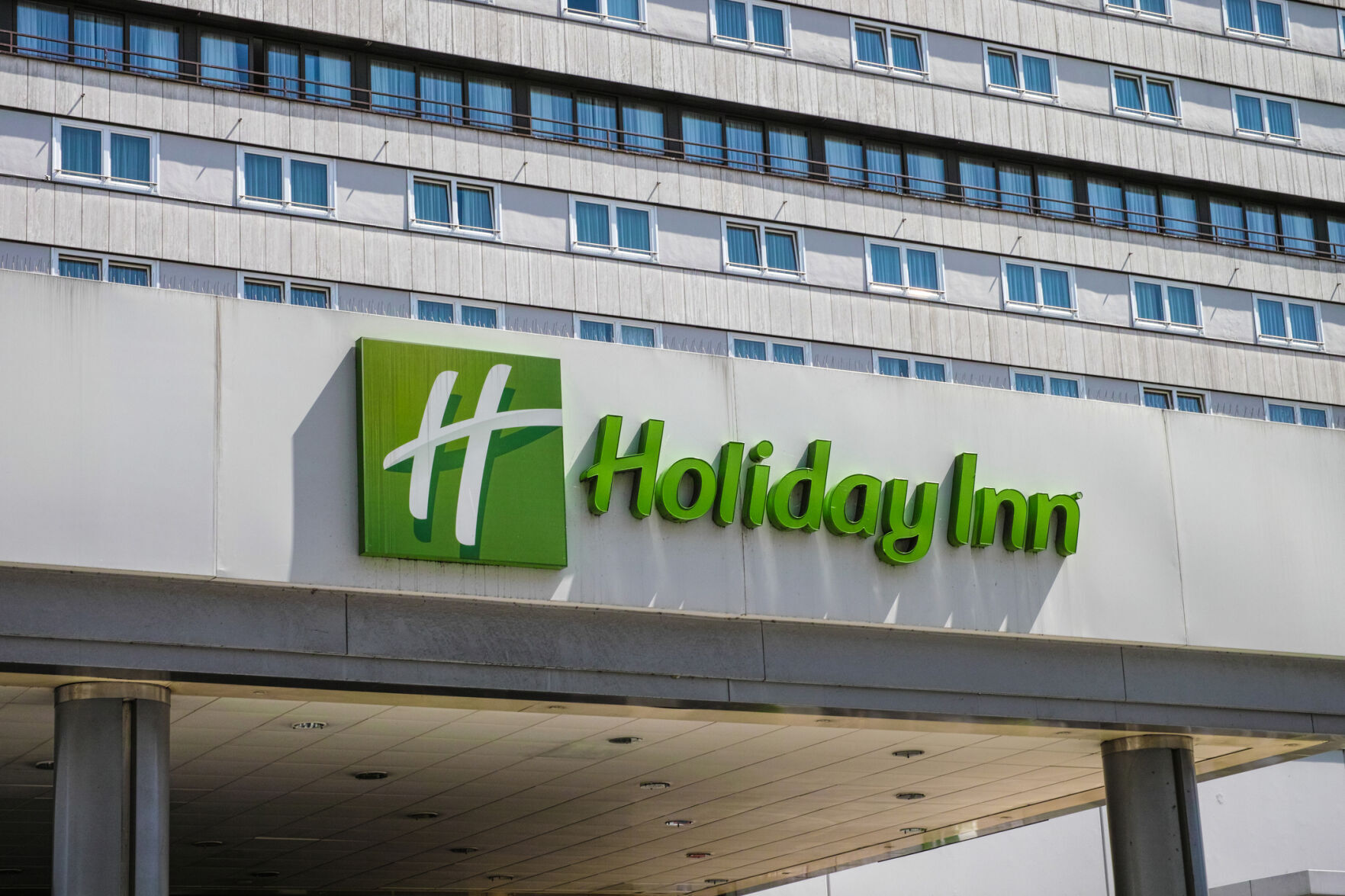 1952: Holiday Inn